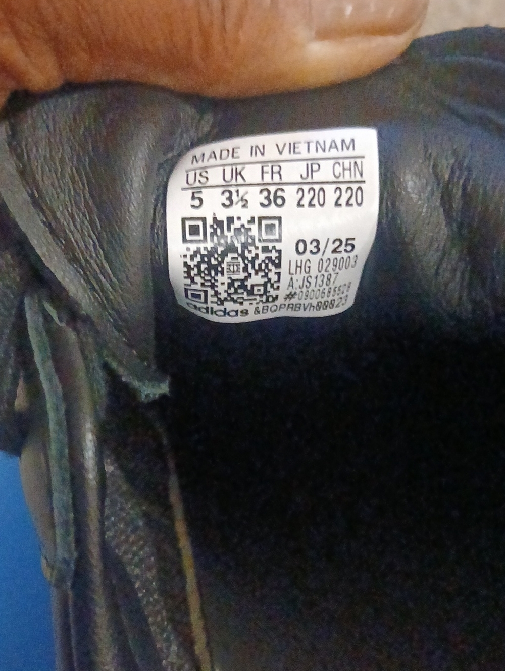 NWT ADIDAS SAMBAS - Picture 7 of 7